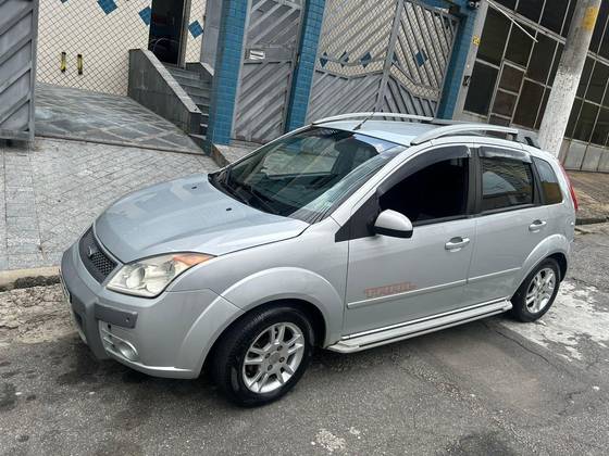 FORD FIESTA 1.0 MPI TRAIL HATCH 8V FLEX 4P MANUAL